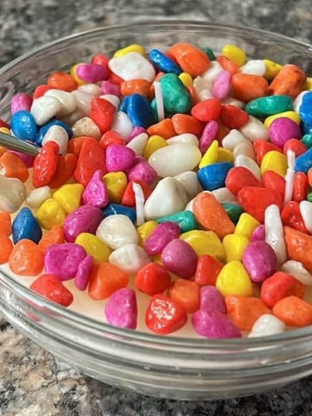 Colorful “Fruity Cereal” Candle